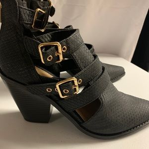 Gorgeous Black heels